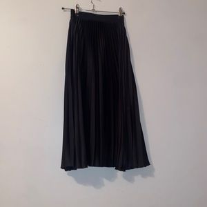 Black silky pleated skirt